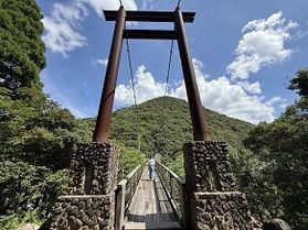 ゾッとヒヤッと!?迫力満点の吊り橋