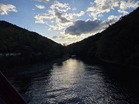 早朝の支笏湖
