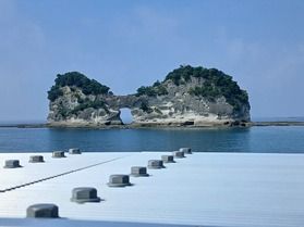白浜のシンボル【円月島】