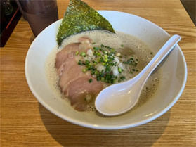 コク深く満足感100％ラーメン屋