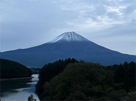 富士山初冠雪 甲府地方気象台が発表されました