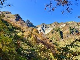 【百名山】雨飾（あまかざり）山で紅葉登山！