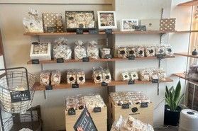 いろんな味を楽しめるポン菓子専門店、『ひなのや』