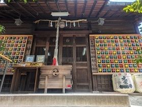 和歌山城から徒歩5分！カラフルな風車がある「多賀神社」を紹介