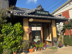 心も安らぐカフェ「パーラ―エメラルド」