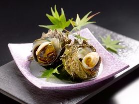 【1月限定1日10組まで】+60円 で サザエつぼ焼きつき