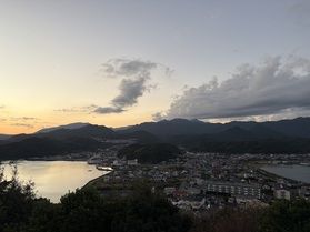遠くまできれいに見渡せる！上野（うわの）展望台