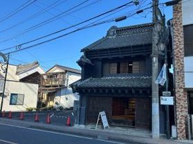 飯能市指定文化財「店蔵 絹甚」