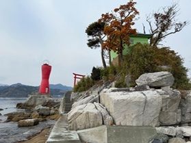 大槌湾に浮かぶ小島【蓬莱島】