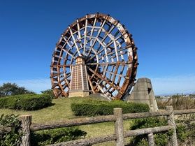 大きな水車を眺めながら、、、✨