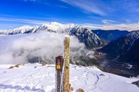 冬の焼岳登山