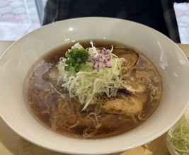 鶴岡駅前「ラーメン 鈴や」