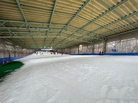 所沢にある屋内型スキー場 | 狭山スキー場