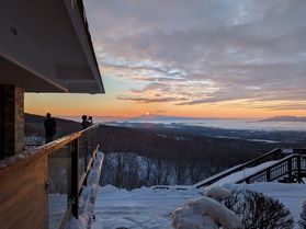 早池峰山から昇る朝日