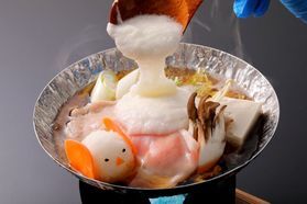 食べるのがもったいな~い!<br>ひょっこりシマエナガ
