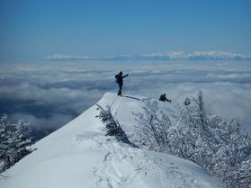 この冬、嬬恋村で冬山体験はいかがですか？