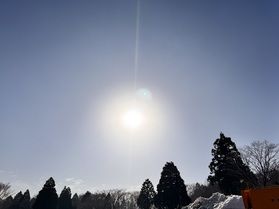 西日が照らすスキー場