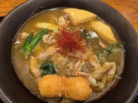 出汁“つよつよ”な豊橋カレーうどん! そば藤