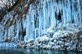 木曽を代表するスポット「白川氷柱群」