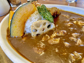お肉たっぷり!『田原ポークの特製カレー』