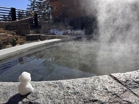 寒い日はのんびり雪見風呂♨