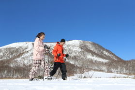 スノーシューで冬景色を散策してみませんか