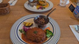 町屋の小さなハンバーグ屋さん<br>【YUKI MI】