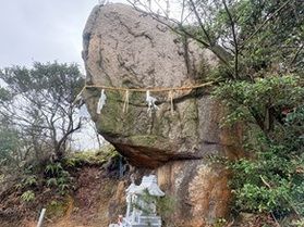 大迫力の巨大な岩！！『天狗岩』