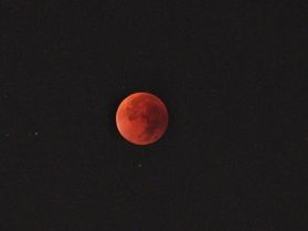 ひな祭りの夜に、皆既月食🌕