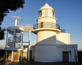 日本最古の石造灯台 串本町「樫野崎灯台」