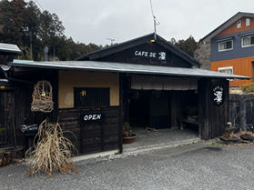 古民家風カフェでゆったり午後のティータイム