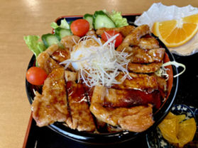 がっつり食べよう!『みかわポークのスタミナ丼』