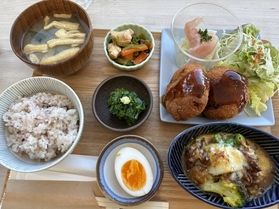 北潟湖の近くにあるカフェ