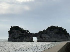 円月島
