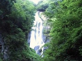 新緑の季節おすすめスポット「神庭の滝」