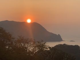 竹野海岸から望む夕日