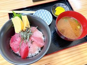 新鮮な魚がとっても美味しい「市場食堂」さん