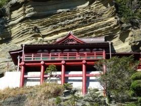 崖観音