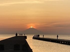 海越しのダイヤモンド富士
