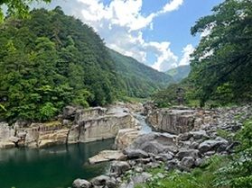 長野の大自然を感じる絶景スポット【寝覚の床】