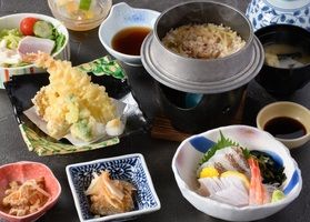 愛媛が誇る郷土料理「鯛飯」