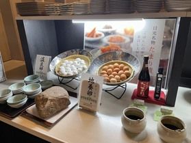 朝食ビュッフェに温泉卵とバターチキンカレー追加！
