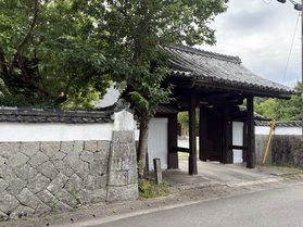 歴史を感じる堀内氏屋敷跡