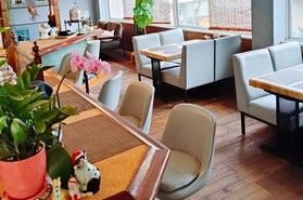 猫のように過ごす隠れ家カフェ
