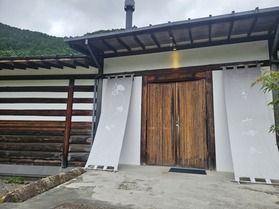 小来川の静かなお蕎麦屋さん「山帰来」
