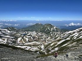 北アルプスが夏山登山シーズンを迎えました！