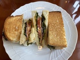 ボリューム満点おすすめランチ! 「森のカフェ」