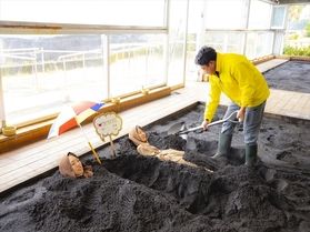 お土産にも。ロゴ入りフェイスタオル