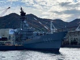 間近で護衛艦・潜水艦を見物できる！「呉艦船巡り」