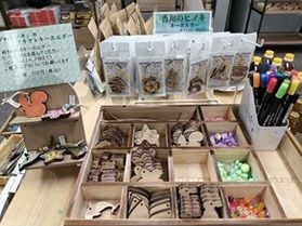 香川のヒノキを使ったオリジナルキーホルダー🌿